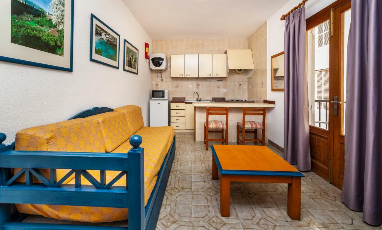 Apartamentos Charlys Can Picafort Can Picafort  Eksteriør bilde