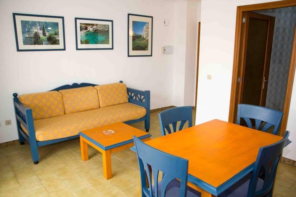 Apartamentos Charlys Can Picafort Can Picafort  Eksteriør bilde
