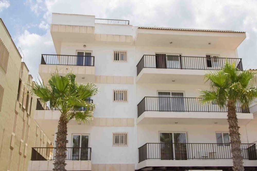 Apartamentos Charlys Can Picafort Can Picafort  Eksteriør bilde