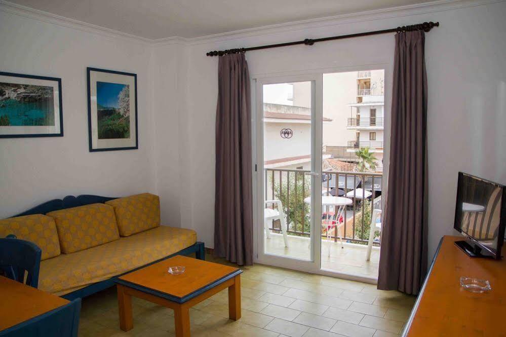 Apartamentos Charlys Can Picafort Can Picafort  Eksteriør bilde