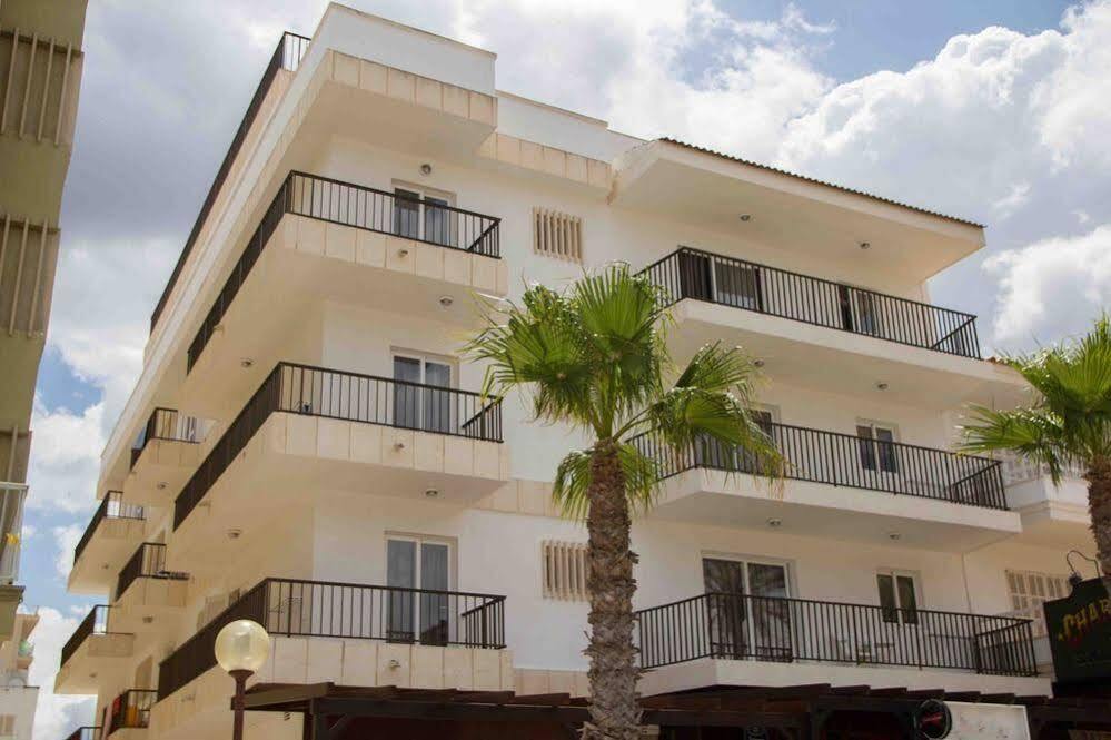 Apartamentos Charlys Can Picafort Can Picafort  Eksteriør bilde